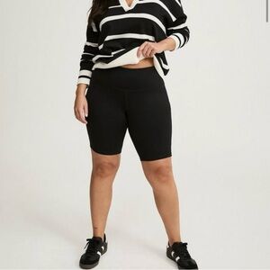 Torrid 8 inch Bike Shorts NWT